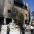 L'équipe de FR3 devant le commissariat incendié de Hama