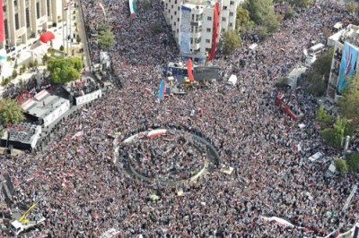 Manifestation en soutien à Bachar al-Assad à Damas le 12 octobre 2011