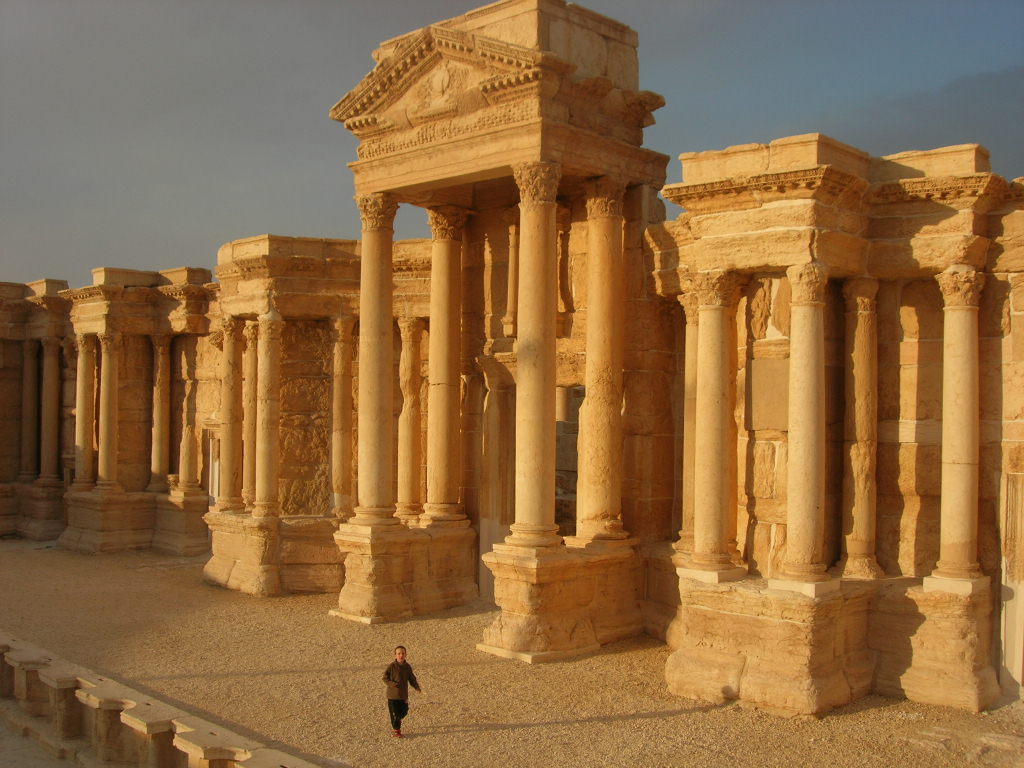 Palmyre : ses ruines antiques incomparables, et délaissées pour cause de pressions étrangères